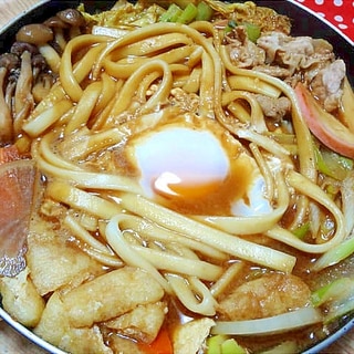 野菜たっぷり名古屋名物味噌煮込みうどん